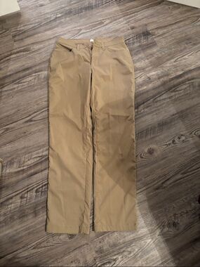 Under Armour Men's Tan Chino Pants